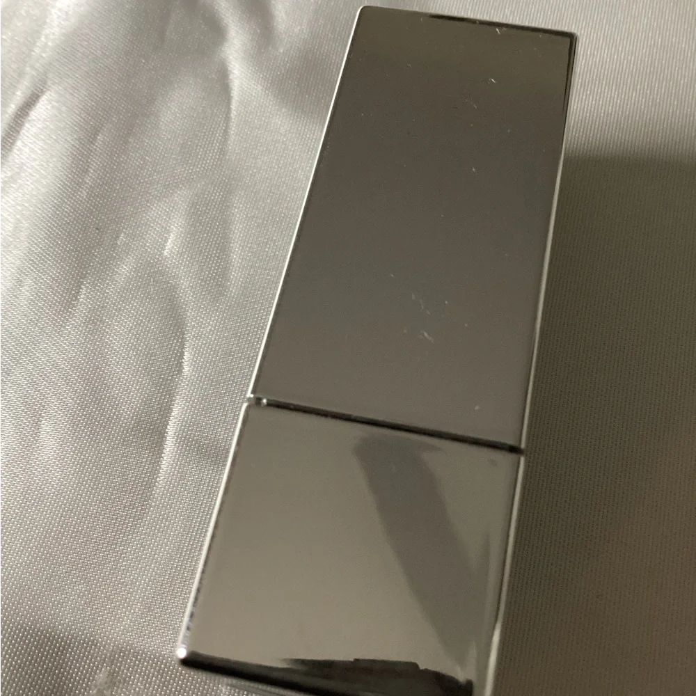 Belle En Argent‎ lipstick